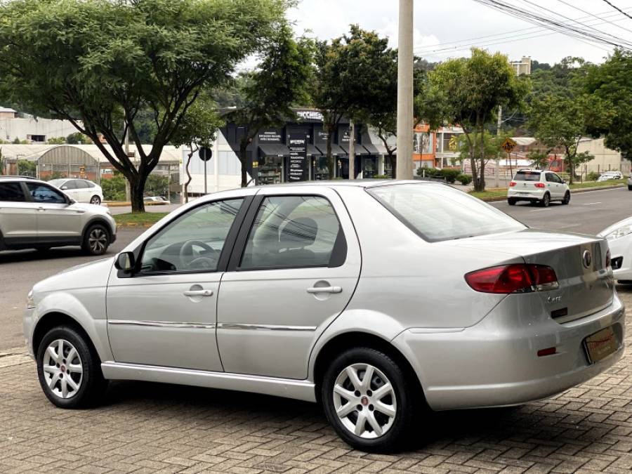 FIAT - SIENA - 2011/2011 - Prata - R$ 28.900,00