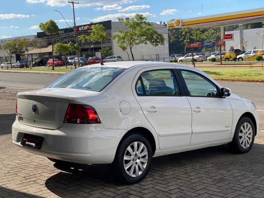 VOLKSWAGEN - VOYAGE - 2013/2013 - Branca - R$ 37.900,00