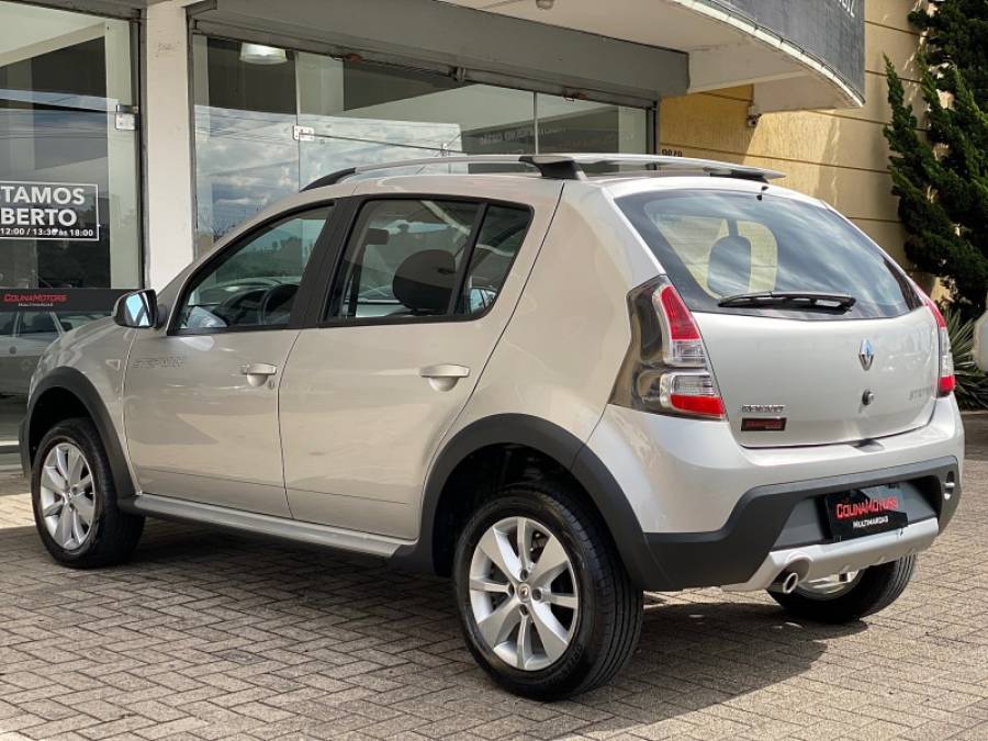 RENAULT - SANDERO - 2014/2014 - Prata - R$ 45.900,00