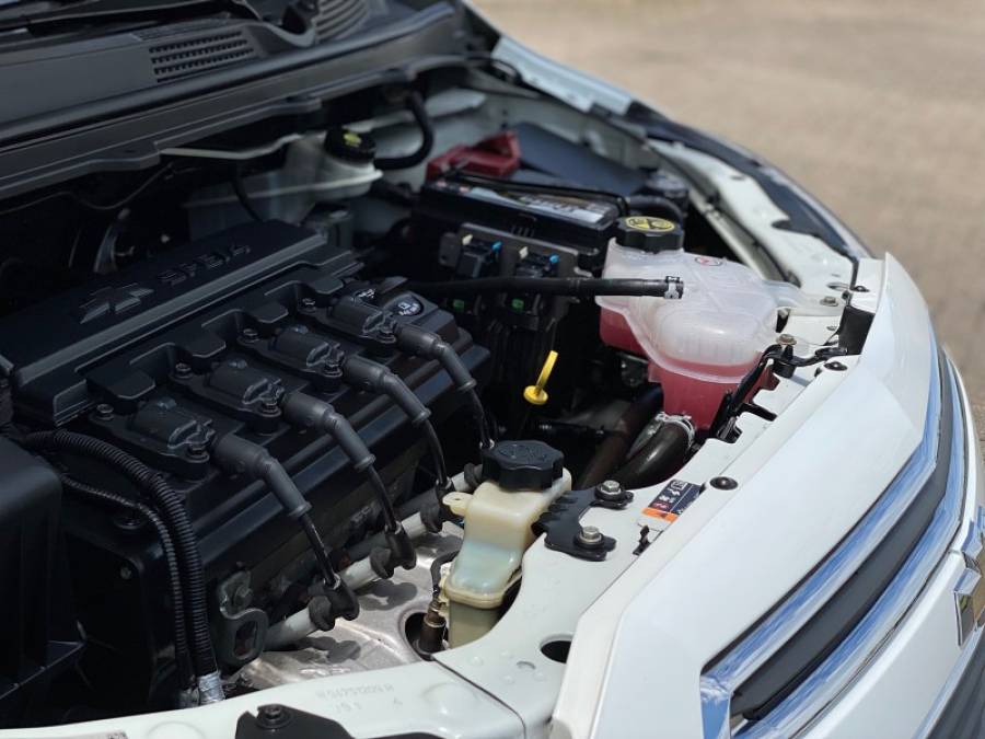 CHEVROLET - ONIX - 2015/2015 - Branca - R$ 53.900,00