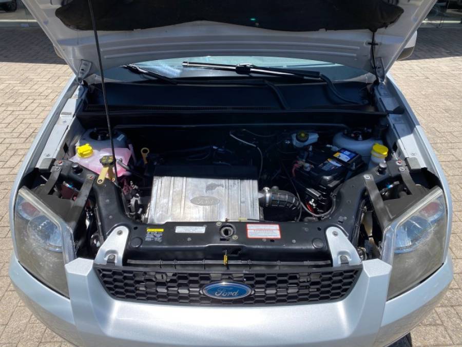 FORD - ECOSPORT - 2004/2005 - Prata - R$ 31.900,00