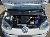 VOLKSWAGEN - UP - 2017/2017 - Branca - R$ 46.900,00