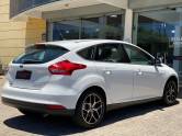 FORD - FOCUS - 2016/2016 - Branca - R$ 66.900,00