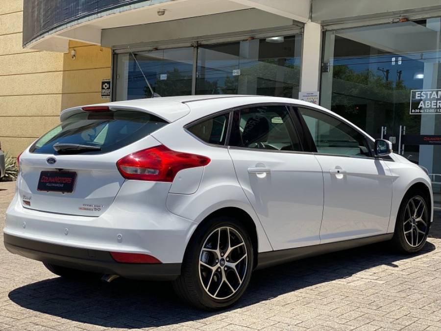 FORD - FOCUS - 2016/2016 - Branca - R$ 66.900,00