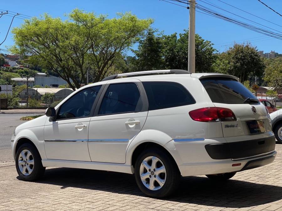 FIAT - PALIO - 2015/2015 - Branca - R$ 43.900,00