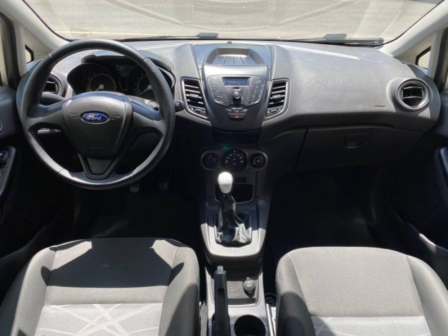 FORD - FIESTA - 2014/2014 - Prata - R$ 43.900,00