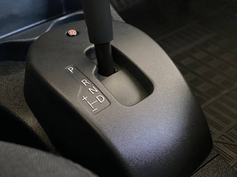 RENAULT - SANDERO - 2013/2013 - Prata - R$ 42.900,00