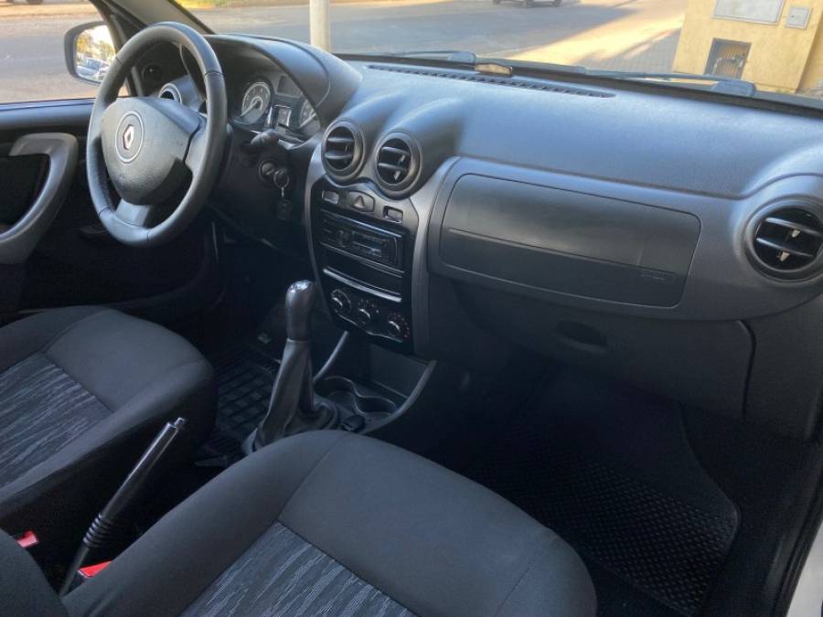 RENAULT - SANDERO - 2014/2014 - Branca - R$ 32.900,00