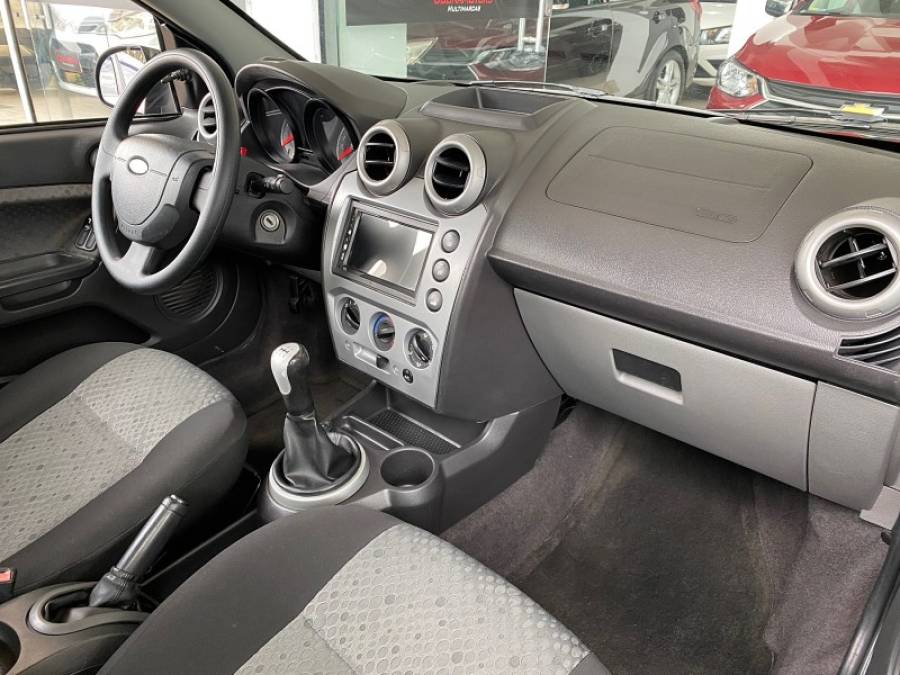 FORD - FIESTA - 2014/2014 - Preta - R$ 34.900,00