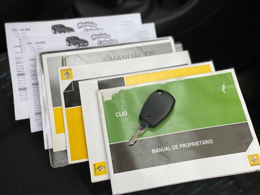 RENAULT - CLIO - 2016/2016 - Branca - R$ 37.900,00