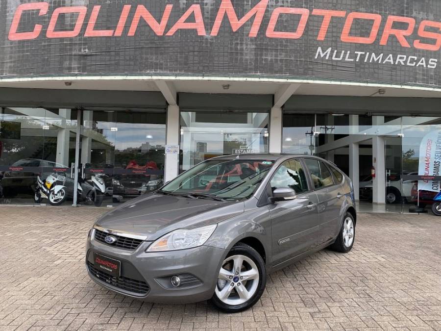 FORD - FOCUS - 2012/2013 - Cinza - R$ 45.900,00