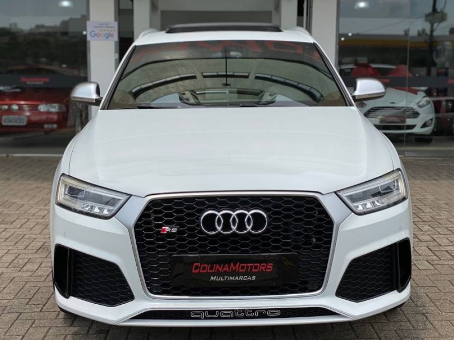 AUDI - RS Q3 - 2015/2016 - Branca - R$ 204.900,00