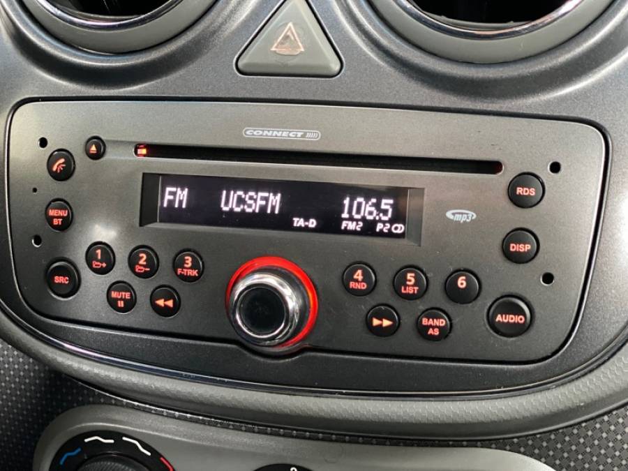 FIAT - PALIO - 2013/2013 - Branca - R$ 39.900,00