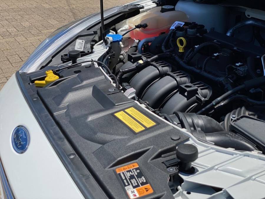 FORD - FOCUS - 2016/2016 - Branca - R$ 66.900,00