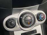 FORD - FIESTA - 2015/2015 - Vermelha - R$ 47.900,00