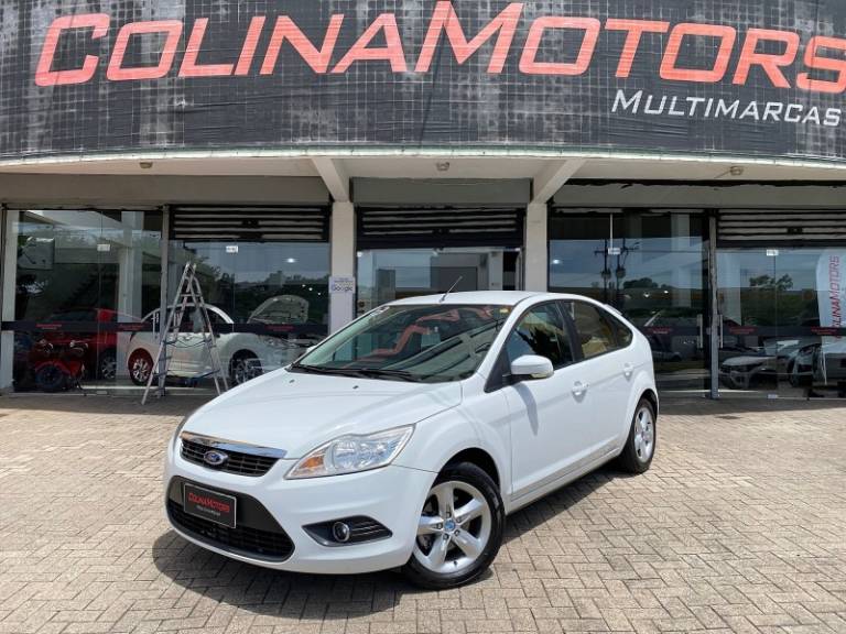 FORD - FOCUS - 2013/2013 - Branca - R$ 48.900,00