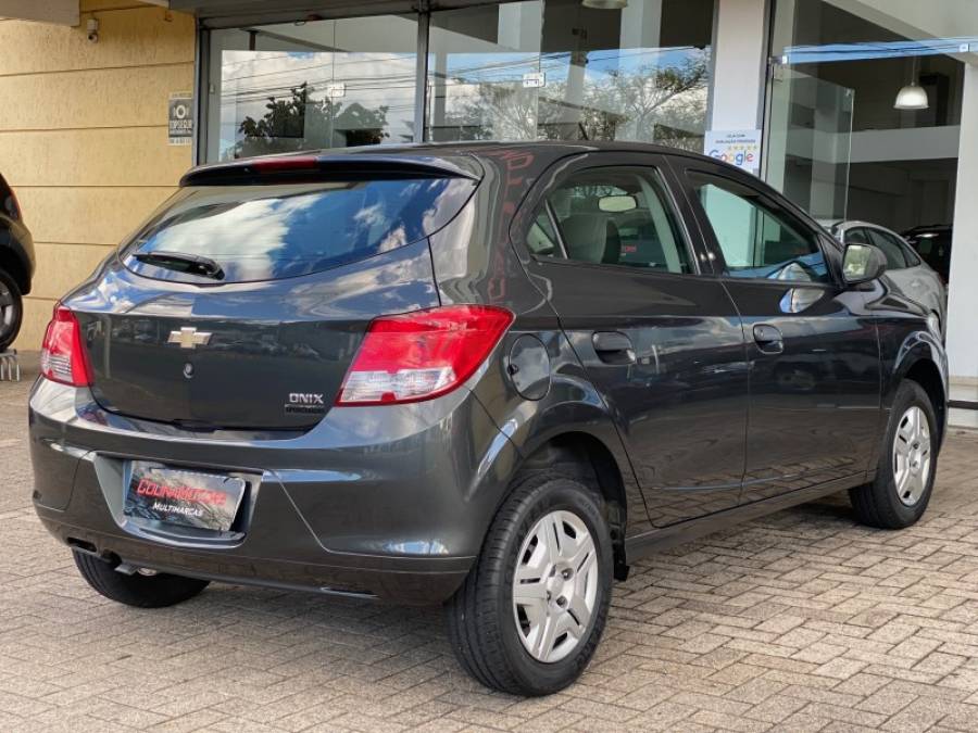 CHEVROLET - ONIX - 2016/2016 - Cinza - R$ 48.900,00