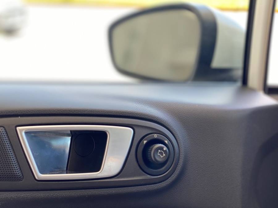 FORD - FIESTA - 2014/2014 - Branca - R$ 43.900,00