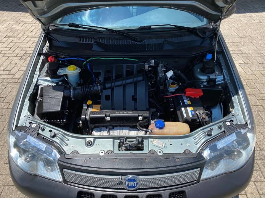 FIAT - STRADA - 2006/2007 - Cinza - R$ 30.900,00