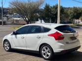 FORD - FOCUS - 2014/2015 - Branca - R$ 56.900,00