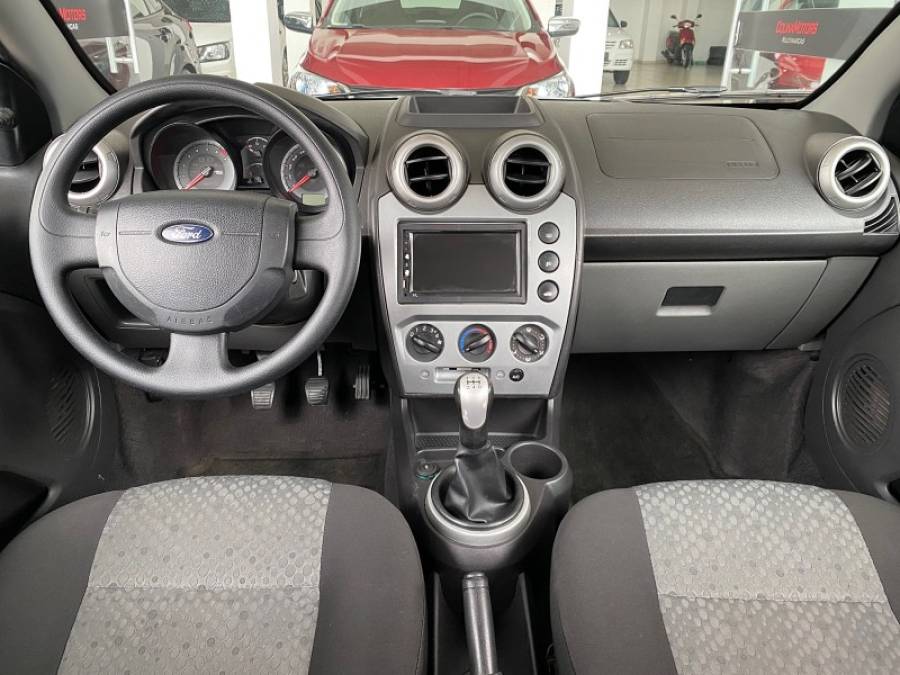 FORD - FIESTA - 2014/2014 - Preta - R$ 34.900,00