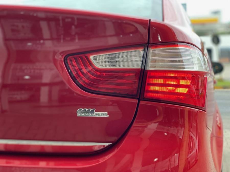 FIAT - GRAND SIENA - 2015/2015 - Vermelha - R$ 44.900,00