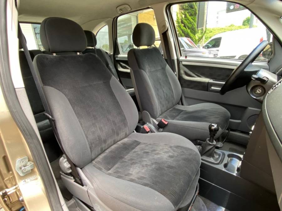 CHEVROLET - MERIVA - 2006/2006 - Bege - R$ 28.900,00