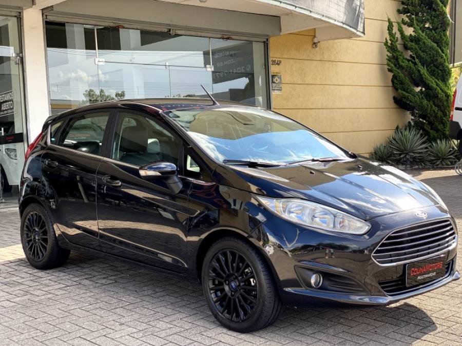 FORD - FIESTA - 2013/2014 - Preta - R$ 47.900,00