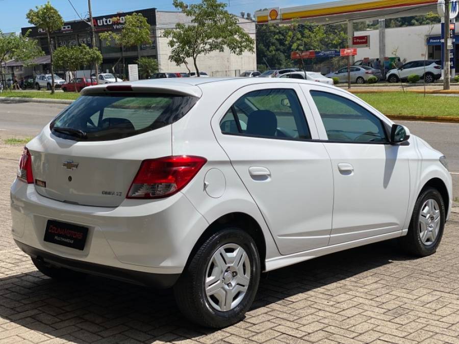 CHEVROLET - ONIX - 2013/2013 - Branca - R$ 45.900,00