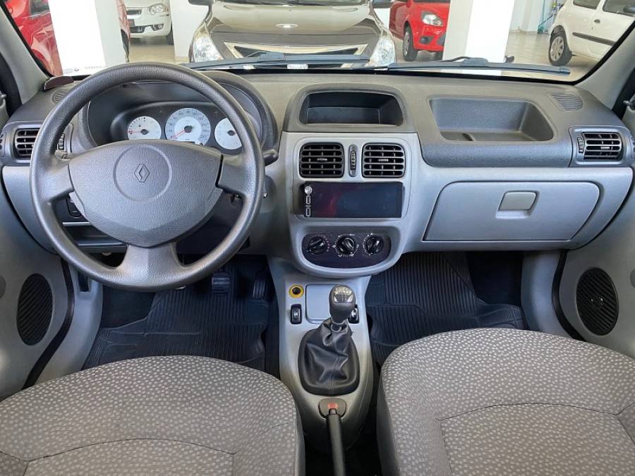 RENAULT - CLIO - 2010/2011 - Branca - R$ 25.900,00