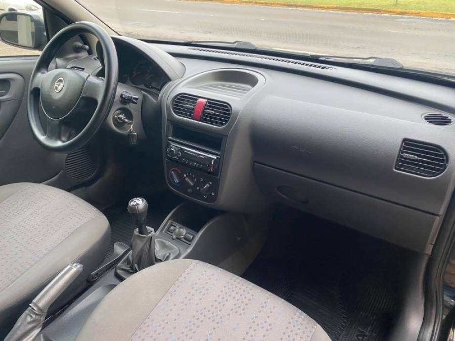 CHEVROLET - CORSA - 2010/2011 - Preta - R$ 32.900,00