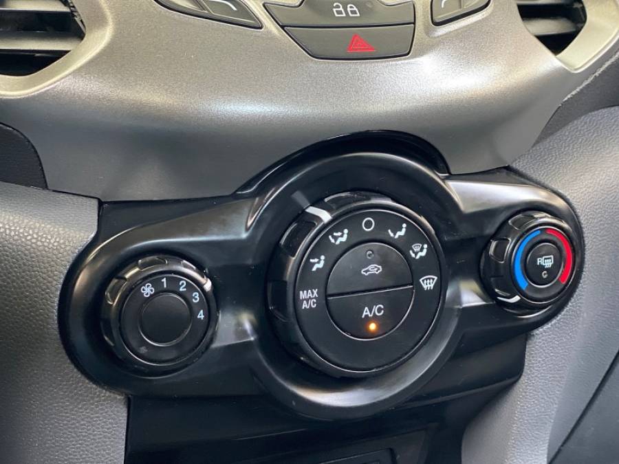 FORD - ECOSPORT - 2015/2015 - Prata - R$ 55.900,00