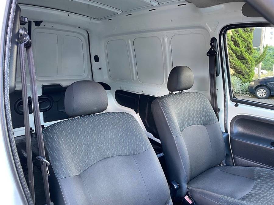 RENAULT - KANGOO - 2018/2018 - Branca - R$ 60.900,00