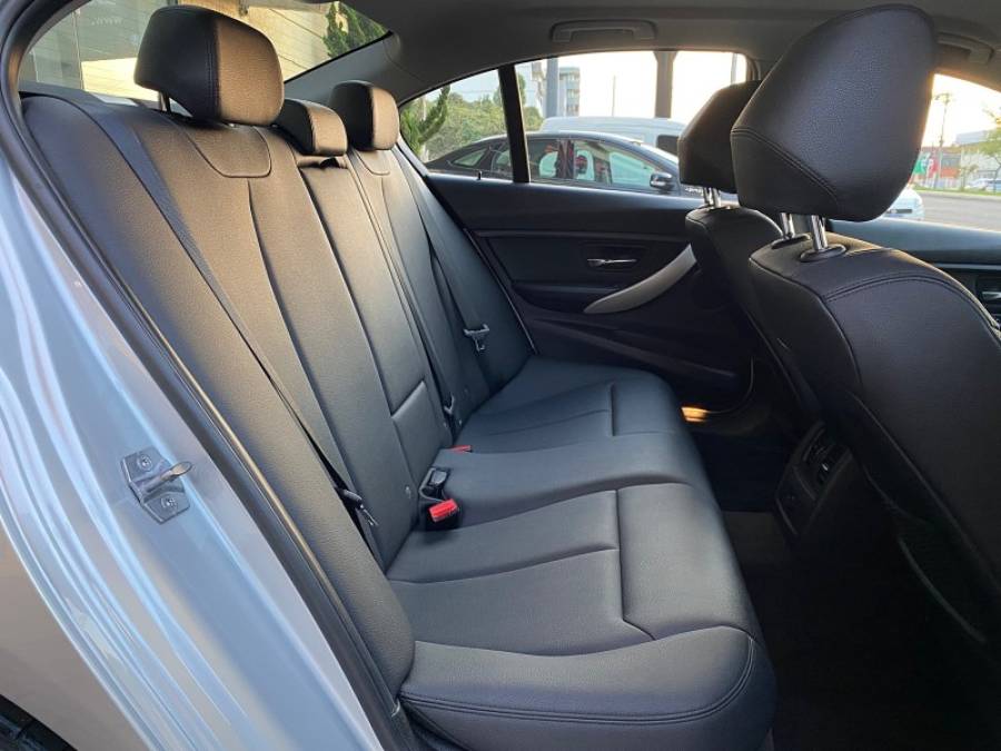 BMW - 320I - 2014/2014 - Prata - R$ 90.900,00