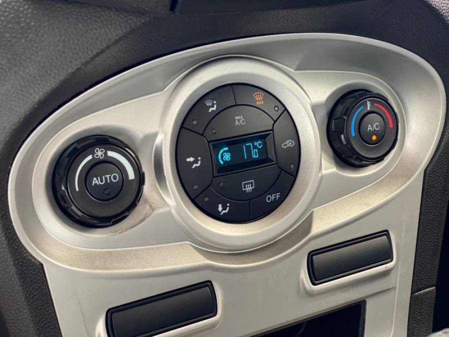 FORD - FIESTA - 2014/2014 - Branca - R$ 44.900,00