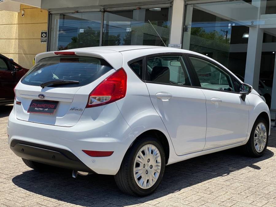 FORD - FIESTA - 2018/2019 - Branca - R$ 58.900,00