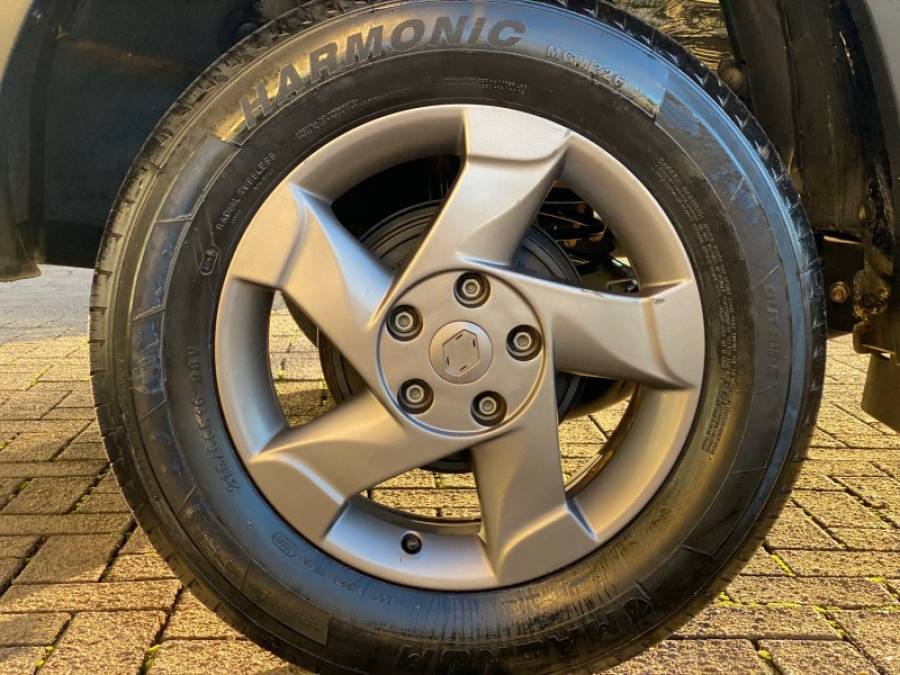 RENAULT - DUSTER - 2014/2015 - Verde - R$ 53.900,00