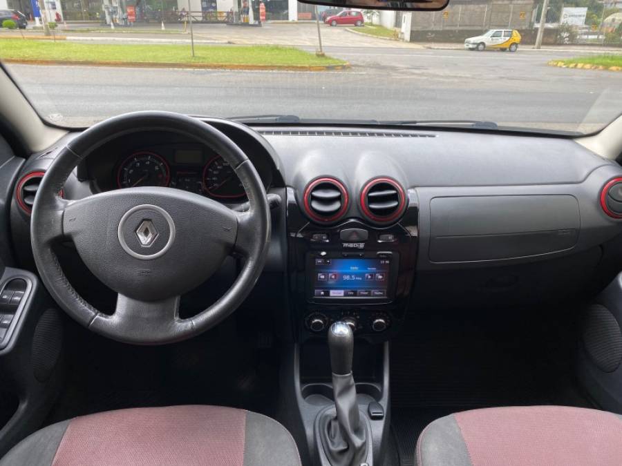 RENAULT - SANDERO - 2014/2014 - Prata - R$ 45.900,00