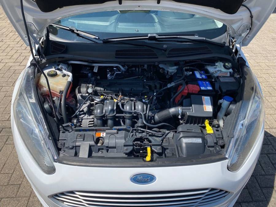 FORD - FIESTA - 2016/2016 - Branca - R$ 51.900,00