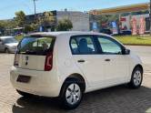 VOLKSWAGEN - UP - 2017/2017 - Branca - R$ 46.900,00