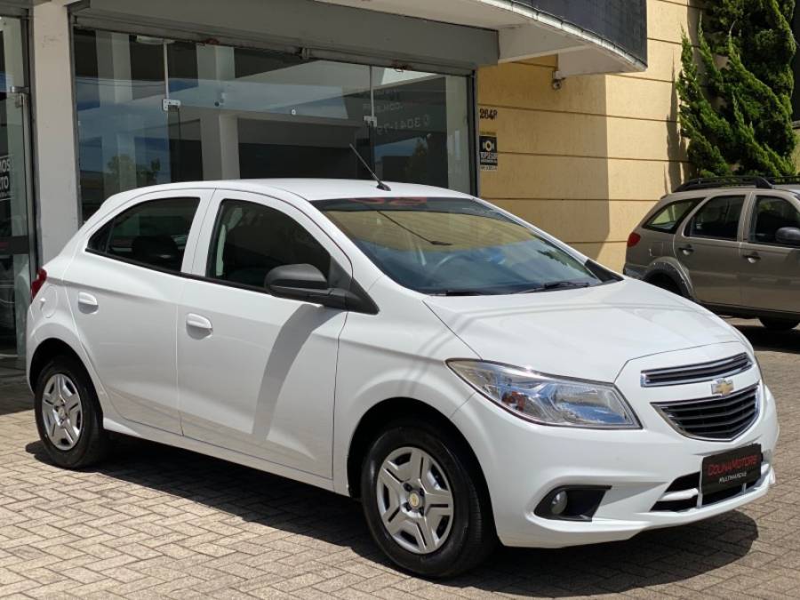 CHEVROLET - ONIX - 2015/2015 - Branca - R$ 47.900,00