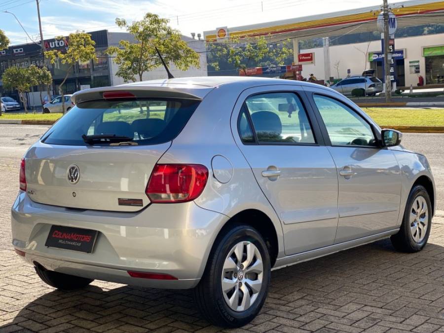 VOLKSWAGEN - GOL - 2014/2015 - Prata - R$ 41.900,00