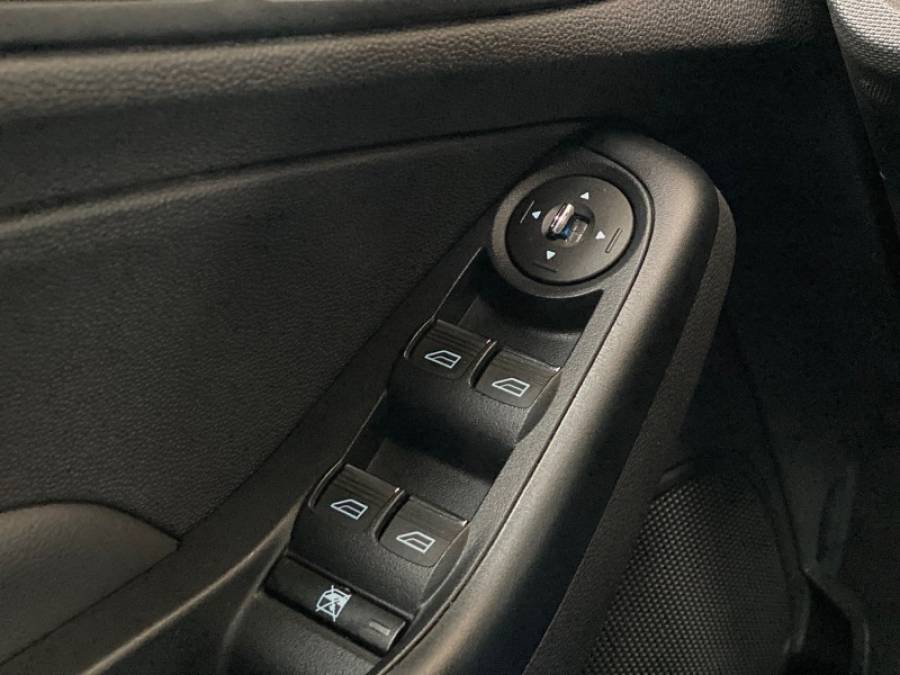 FORD - FIESTA - 2014/2014 - Preta - R$ 47.900,00