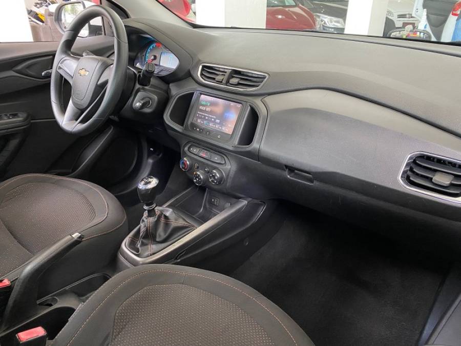 CHEVROLET - ONIX - 2015/2015 - Branca - R$ 53.900,00