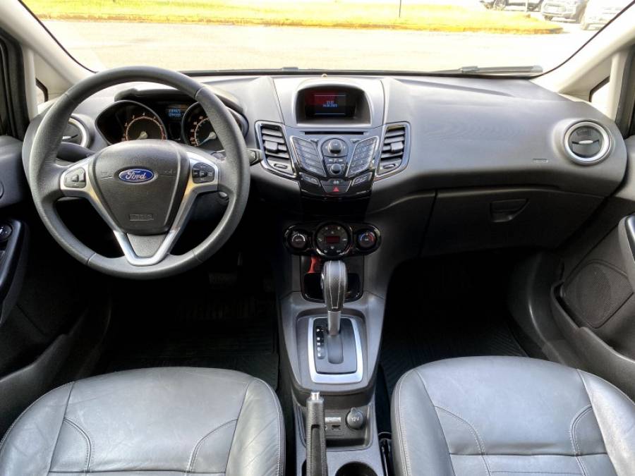 FORD - FIESTA - 2013/2014 - Preta - R$ 47.900,00