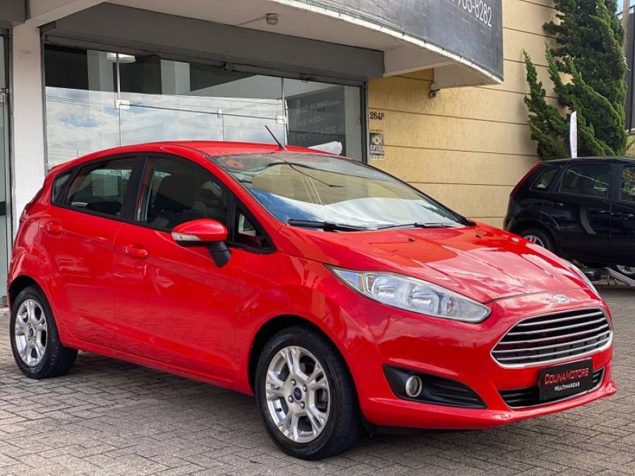 FORD - FIESTA - 2015/2015 - Vermelha - R$ 47.900,00