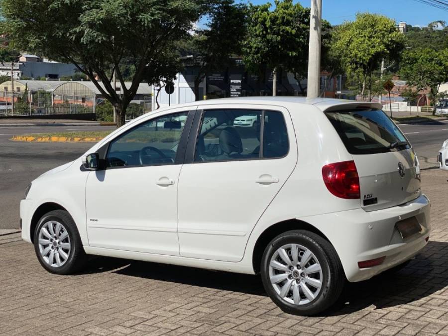 VOLKSWAGEN - FOX - 2013/2013 - Branca - R$ 37.900,00