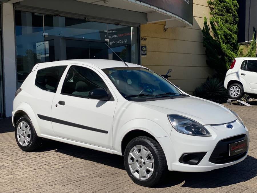 FORD - KA - 2012/2013 - Branca - R$ 28.900,00