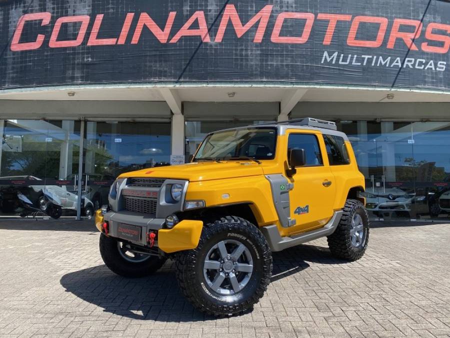 TROLLER - T4 - 2015/2015 - Amarela - R$ 158.900,00