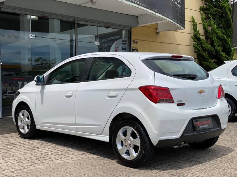 CHEVROLET - ONIX - 2019/2019 - Branca - R$ 61.900,00